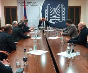 Տիգրան Խաչատրյանը հանդիպել է թեթև արդյունաբերության ոլորտի ընկերությունների ներկայացուցիչներին