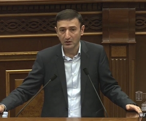 «Եկե՛ք, ապացուցե՛ք, որ այդ գումարը կա». Բաբկեն Թունյանը ԼՀԿ-ին հրավիրեց ցույց տալու ազատ 300 միլիարդ դրամի տեղը