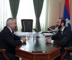 Արարատ Միրզոյանը Ստեփանակերտում հանդիպել է Աշոտ Ղուլյանին
