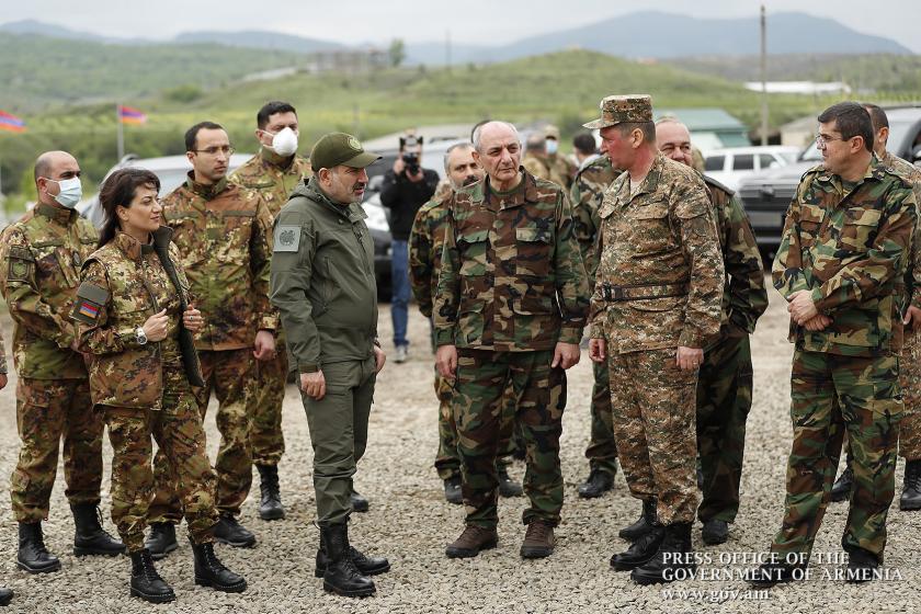 Премьер-министр Пашинян посетил воинские части и приграничные позиции АО и ознакомился с работами по развитию современного сельского хозяйства в Арцахе