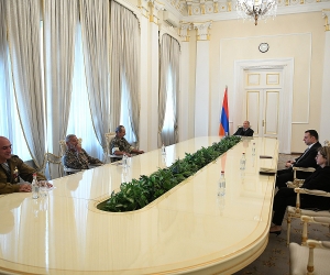 Արմեն Սարգսյանը հյուրընկալել է մի խումբ ազատամարտիկների
