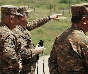 Armenia: Chief of Staff of Armed Forces Visits Border Units