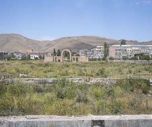 Սևան քաղաքի 20-ամյա բնակիչը հետախուզվում է՝ Գեղամավան գյուղի 22-ամյա երիտասարդին դանակահարելու մեղադրանքով