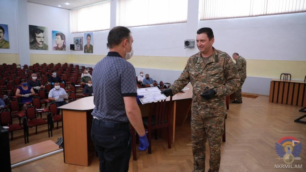ՊԲ-ի բնակարանային հերթում հաշվառված զինվորականները ստացել են բնակարանների գնման վկայագրերը