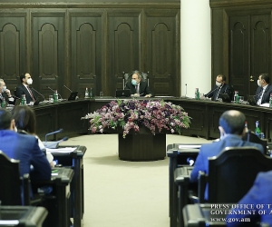 Премьер-министр поручил быть строгими с нарушителями профилактических правил