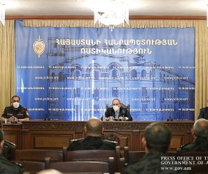 Премьер-министр поручил новоназначенному начальнику полиции сосредоточиться в первую очередь на улучшении качества соблюдения противоэпидемических правил