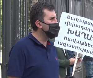В Ереване полиция подвергла приводу участников акции протеста перед зданием парламента 