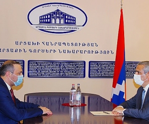 Artsakh Foreign Minister Meets with Visiting Secretary of Armenia's Security Council