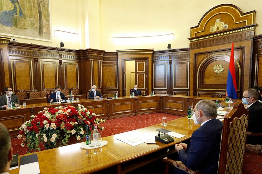 Pashinyan and Visiting WHO Mission Head Discuss Fight Against Coronavirus