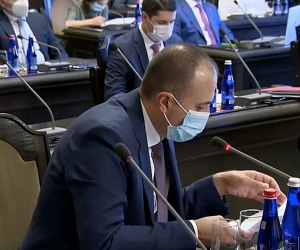 Armenian Health Minister Advises Government to Start Bidding for Coronavirus Vaccine