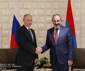Pashinyan Congratulates Putin on Passage of Russian Constitutional Reforms