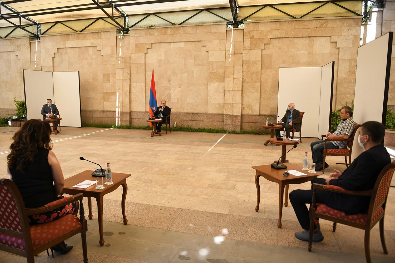 Նախագահ Արմեն Սարգսյանը հանդիպել է ՏՏ ոլորտի մի խումբ ընկերությունների ղեկավարների հետ