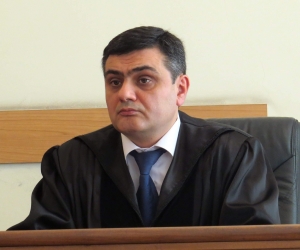 Դատարանը հեռացել է խորհրդակցական սենյակ՝ Գագիկ Ծառուկյանի խափանման միջոցի վերաբերյալ որոշում կայացնելու