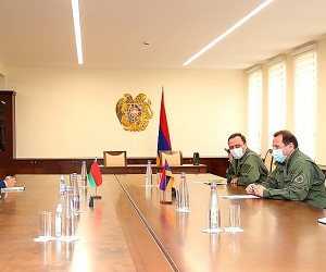 Armenian Defense Minister Meets Outgoing Belarus Ambassador