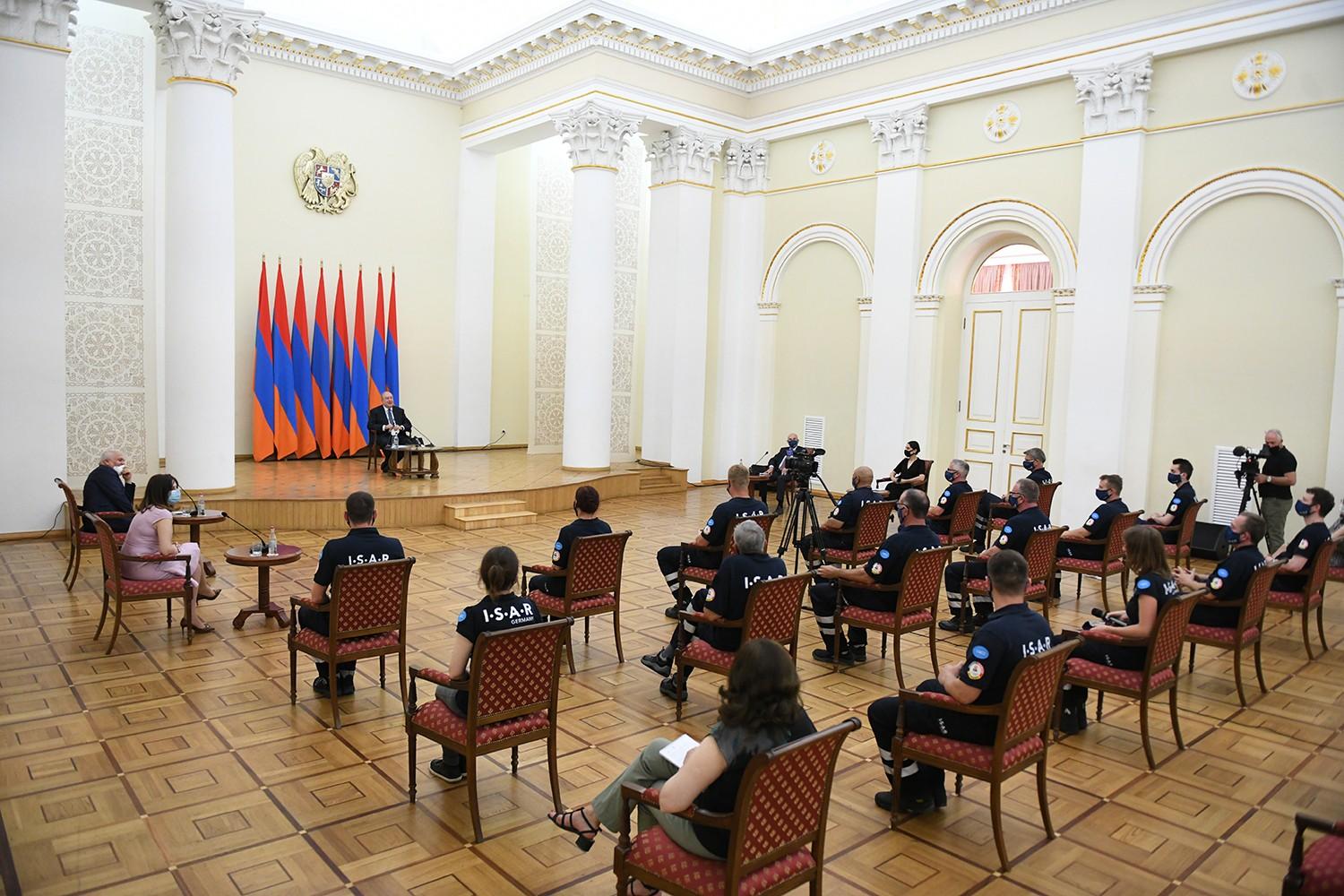 Armenian President Hosts Visiting German Medical Workers