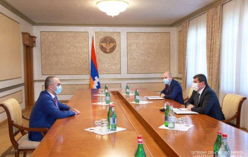Президент Араик Арутюнян принял председателя комитета госдоходов РА Эдварда Ованнисяна