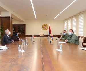 Պաշտպանության նախարարն ընդունել է Իրանի դեսպանին