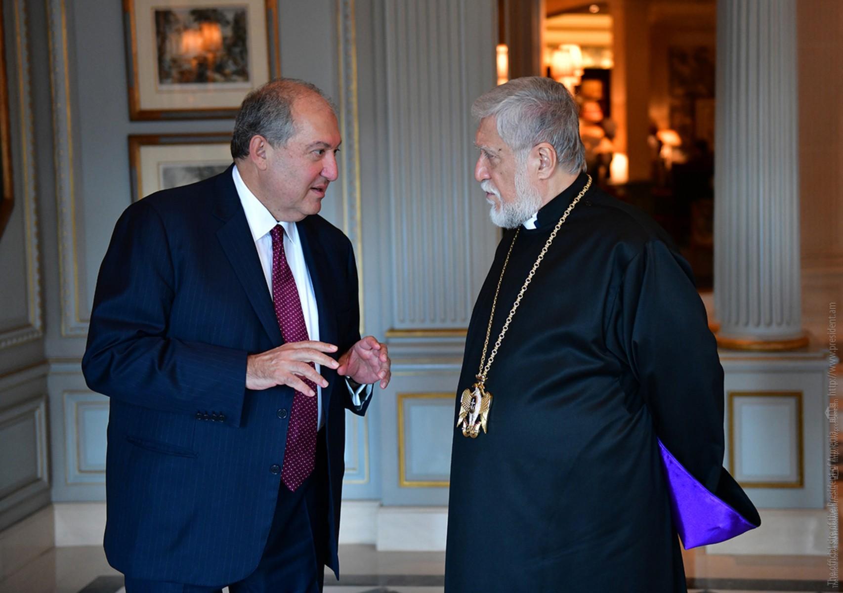 Beirut Explosion: Armenian President Offers Support to Catholicos Aram I