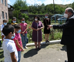 Armenian President Visits Chinari Border Village: "It's paradise here"