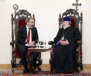 Pashinyan Sends Birthday Greetings to Catholicos Karekin II