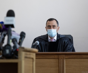 Դատարանը հեռացավ խորհրդակցական սենյակ՝ Գագիկ Խաչատրյանի խափանման միջոցի վերաբերյալ որոշում կայացնելու