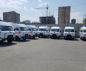 Областным медицинским учреждениям подарят 21 машину скорой помощи