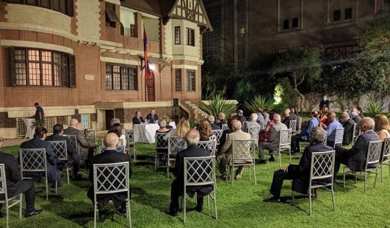 Armenian Foreign Minister Meets with Egyptian Armenian Community Representatives