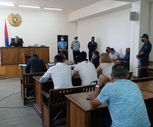 «Բասար» անունով հայտնի Արմեն Մելքոնյանը, «Արսեն Երևանսկի» անունով հայտնի Արսեն Մկրտչյանը ու վերջինիս մտերիմ Ռուսլան Թադևոսյանը կմնան կալանավորված