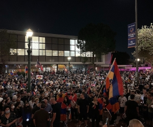 В Гленделе прошли массовый митинг и автошествие в поддержку Арцаха
