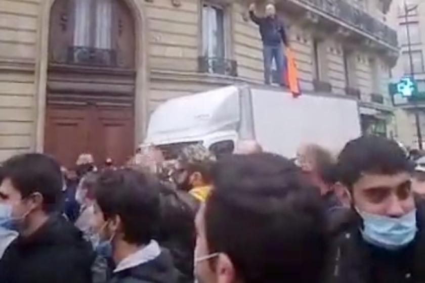 Акция протеста перед посольством Азербайджана в Париже 