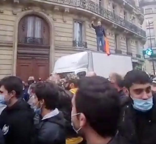 Акция протеста перед посольством Азербайджана в Париже 