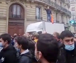 Акция протеста перед посольством Азербайджана в Париже 