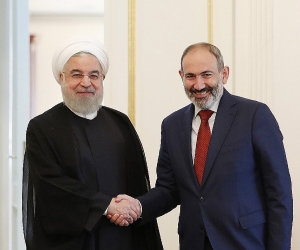 Armenian PM and Iranian President Discuss Artsakh Fighting
