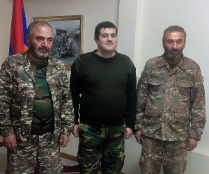 Արայիկ Հարությունյանը պարգեւատրել է Սուրեն Բարսեղյանին, Արայիկ Գալստյանին եւ Անդրանիկ Մկրտչյանին