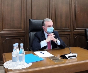Зограб Мнацаканян: “Я не знаю, о чем думали в Баку, втягивая боевиков в эту войну”