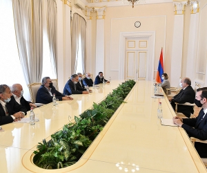 Արմեն Սարգսյանը հանդիպել է Արկադի Տեր-Թադևոսյանին և քաղաքացիական խորհրդի նախաձեռնող խմբի հիմնադիրներին