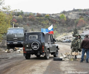 Artsakh Defense Army Commander and Russian Peacekeeper Commander Meet