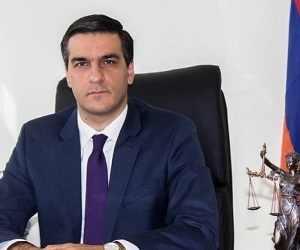 Արման Թաթոյան. «Վարչապետի գրառումը, կապված առաջնագծի զինվորներին ուղղված կոչին, խիստ վտանգավոր է»