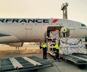 First Plane Carrying French Humanitarian Aid Arrives in Yerevan