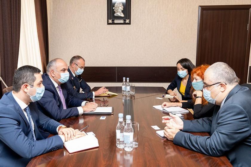 Armenian Military Prosecutor, Human Rights Watch Official Discuss Azerbaijan's Use of Mercenaries, Baned Weapons