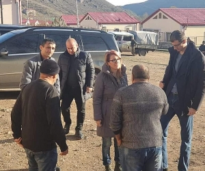 Մանե Թանդիլյանն ու Մեսրոպ Առաքելյանը Աղավնոյում հանդիպել են բնակիչներին և համայնքի ղեկավարին