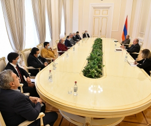 Արմեն Սարգսյանը հանդիպել է մի խումբ մտավորականների
