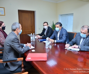 Armenian HRD and Red Cross Official Discuss Return of POWs