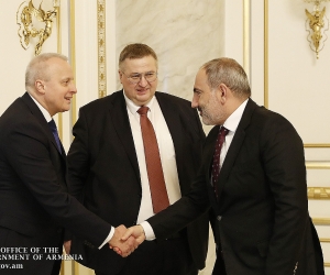 Премьер-министр Пашинян принял заместителя председателя правительства РФ: обсуждены повестка армяно-российского сотрудничества и ситуация в Арцахе