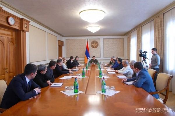 Արայիկ Հարությունյանը խորհրդակցություն է հրավիրել սոցիալական ու բնակարանային ծրագրերի վերաբերյալ