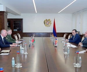 Պաշտպանության նախարարն ընդունել է Բելառուսի դեսպանին