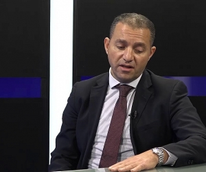 Armenian Economy Minister In Iran for Business Talks