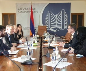 Armenian Economy Minister, Dutch Ambassador Discuss Business Cooperation