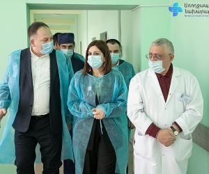 Նախարարն այցելել է Ուռուցքաբանության և Արյունաբանական կենտրոններ