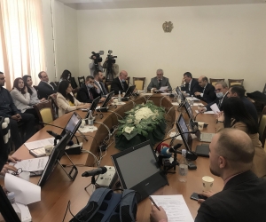 Постоянная комиссия НС вновь отклонила проект об отмене военного положения 